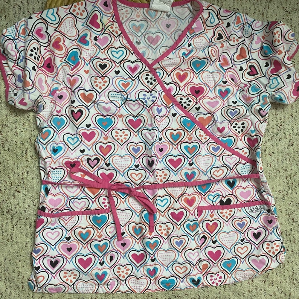 Heart Print Scrub Top Sz XL